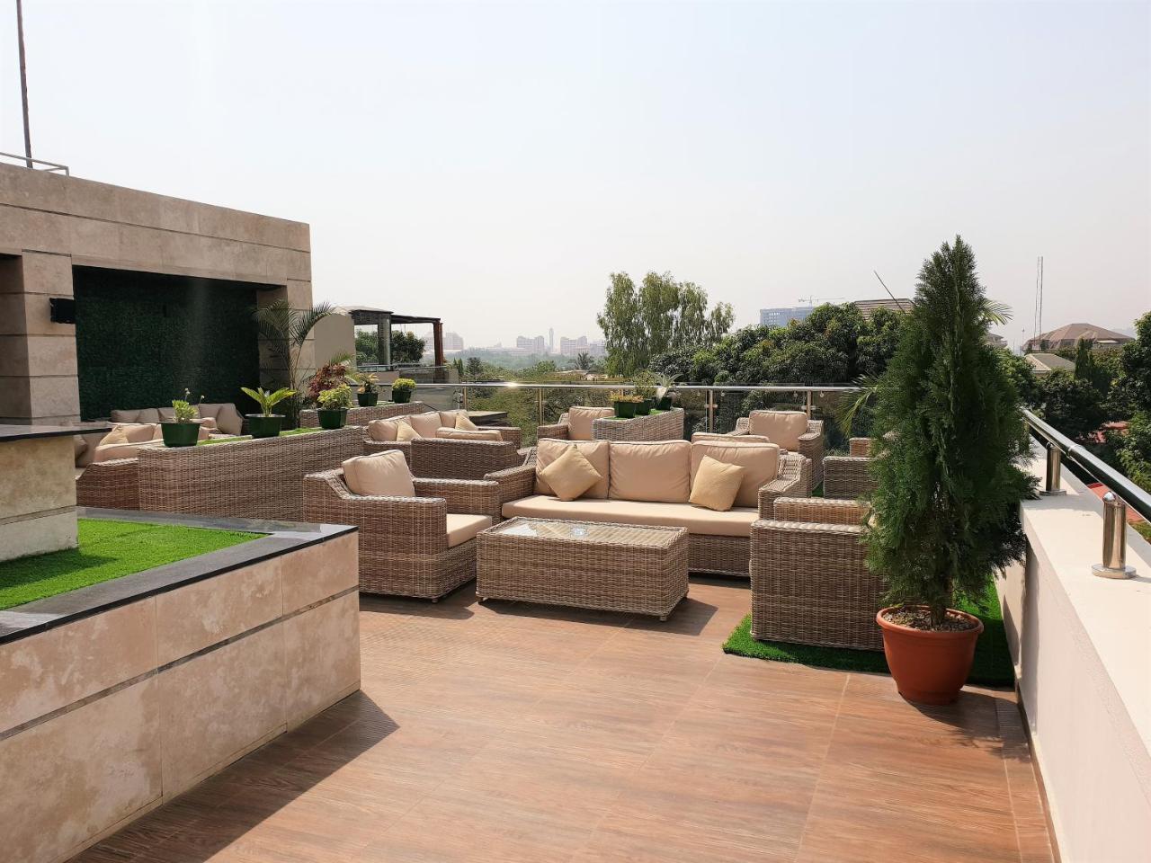 Summerset Continental Hotel By Usuma Mobushipe Buitenkant foto
